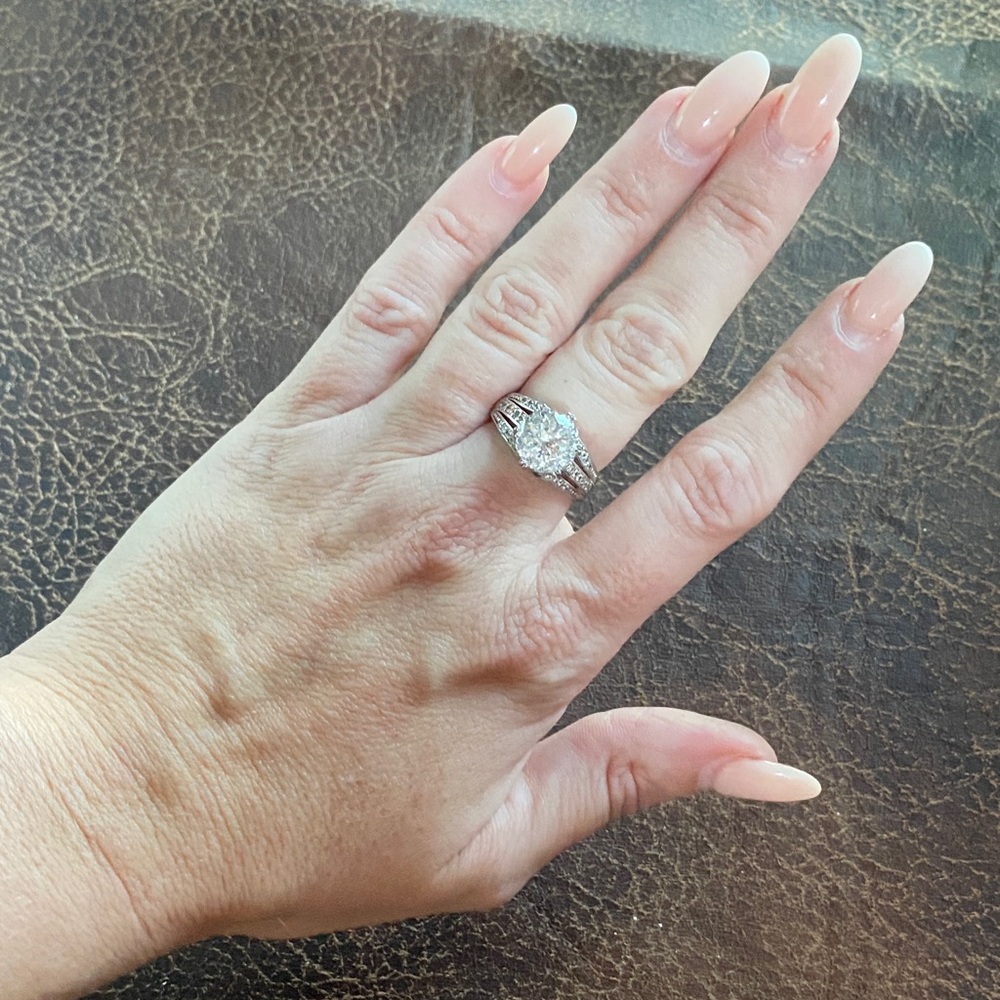 Elegant Silver Women's Ring
